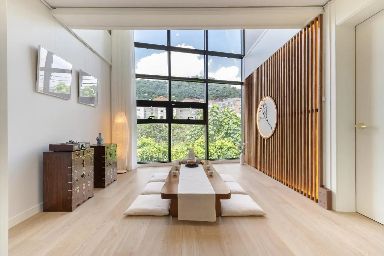 Appartement Korea Hanok Large House With Terrace Seoel Zuid-Korea