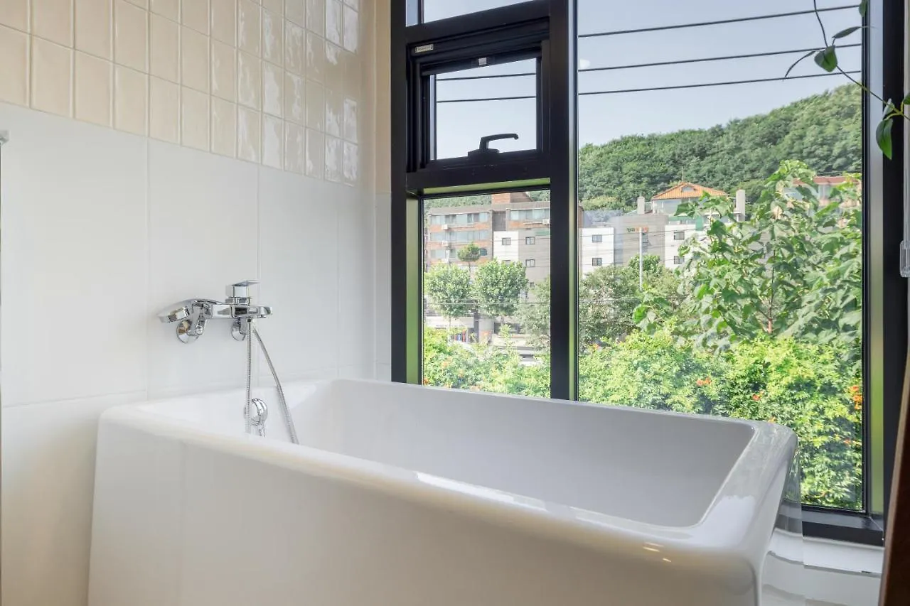Appartement Korea Hanok Large House With Terrace Seoel